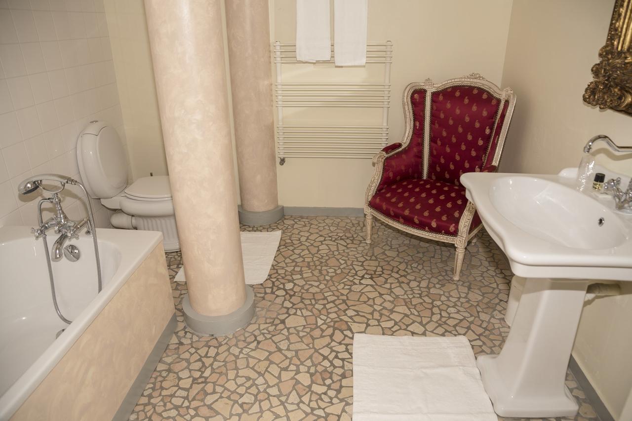 L'Hedoniste Hotell Chérac Exteriör bild
